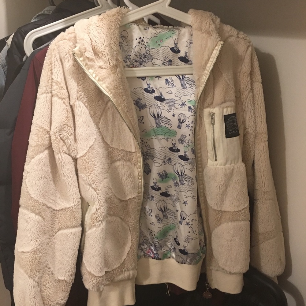 Ivory Jacket with faux fur